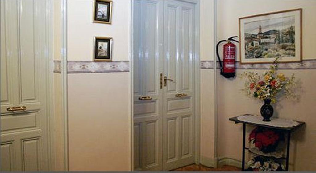 Hostal Delfina Madrid Exteriér fotografie
